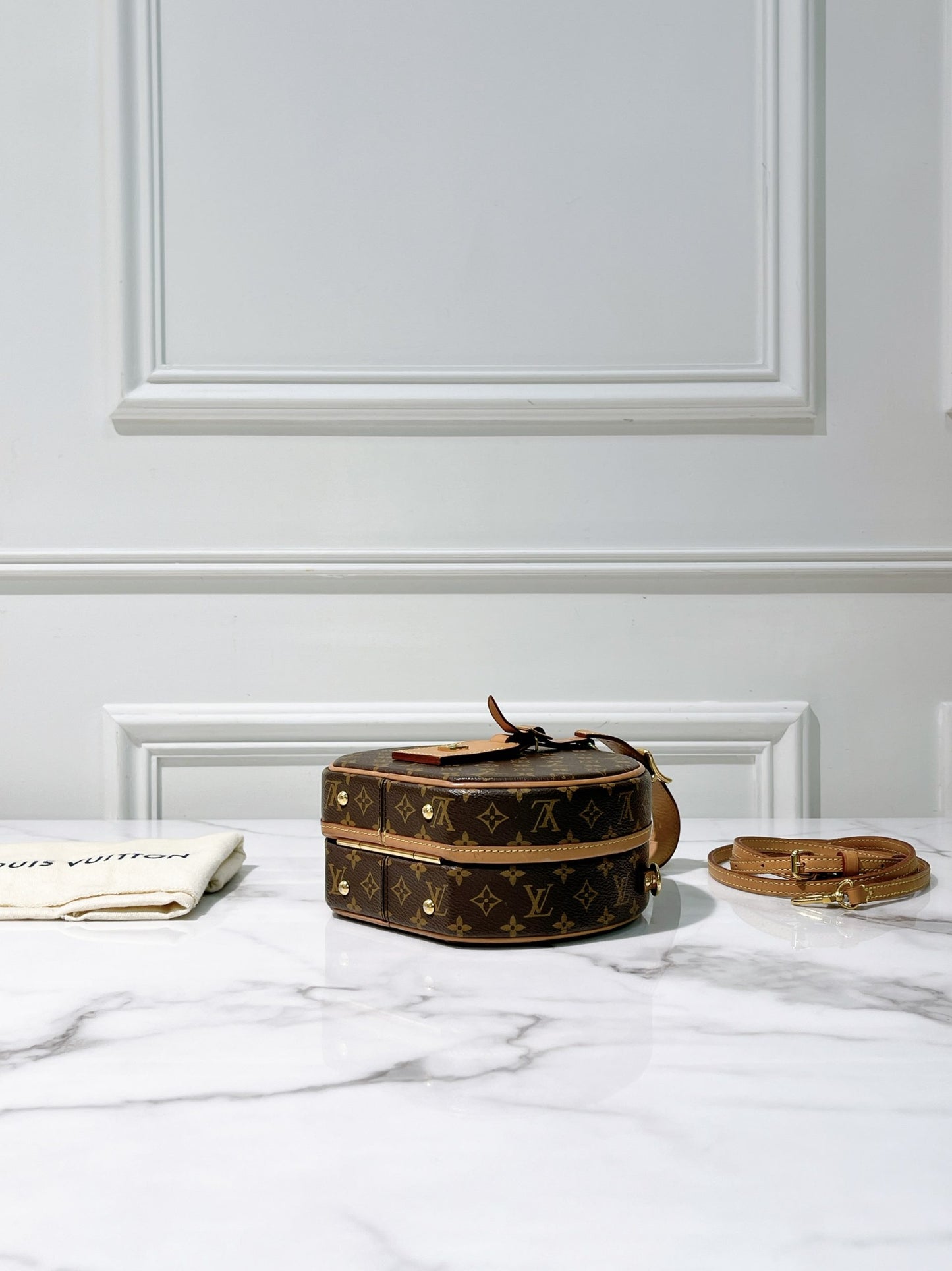 LV PETITE BOITE CHAPEAU