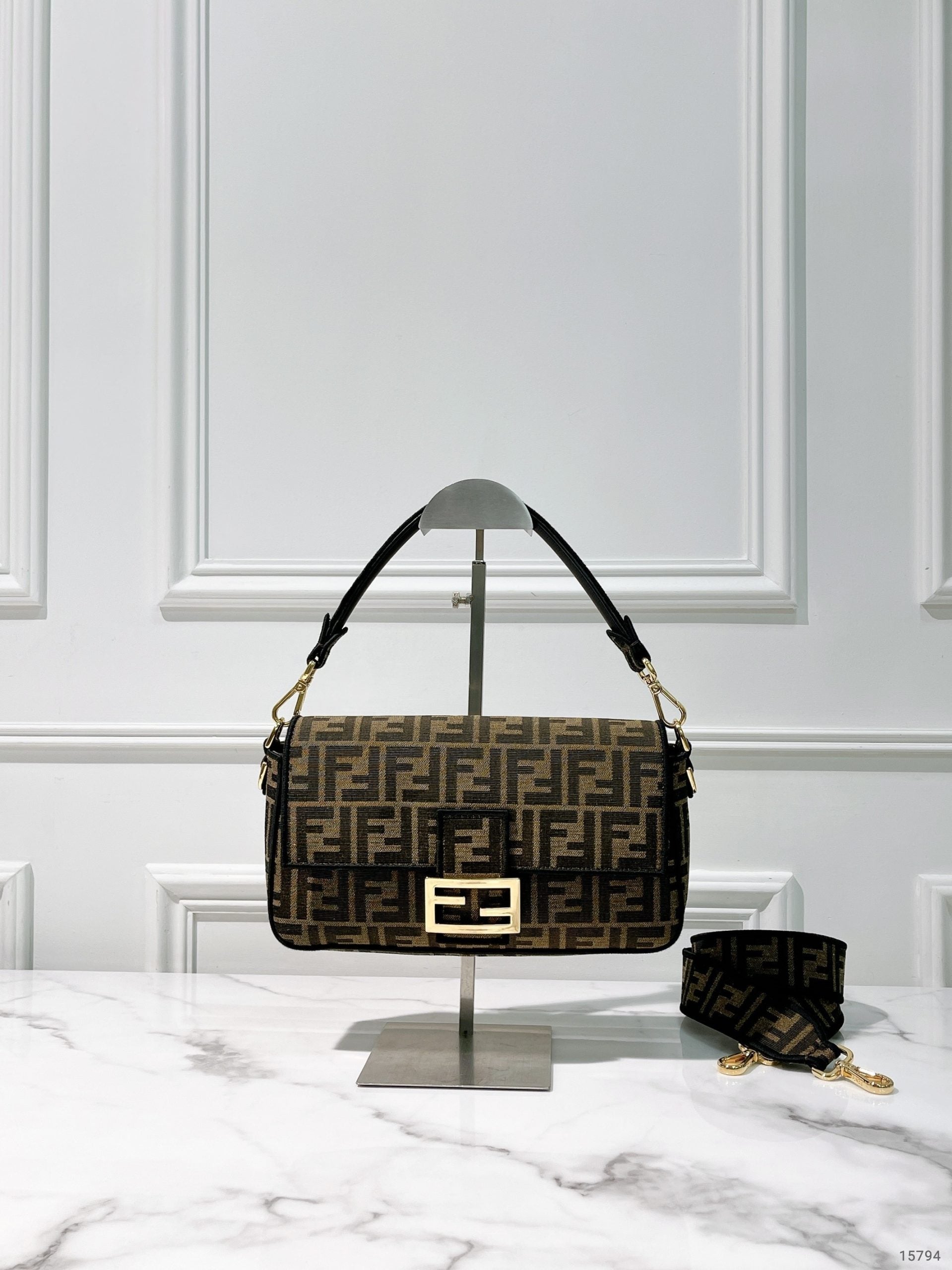 FENDI BAGUETTE
