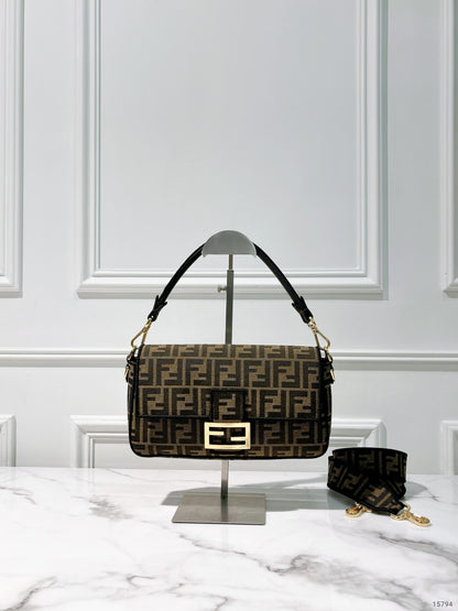 FENDI BAGUETTE