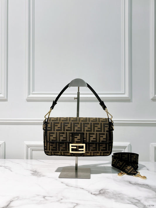 FENDI BAGUETTE