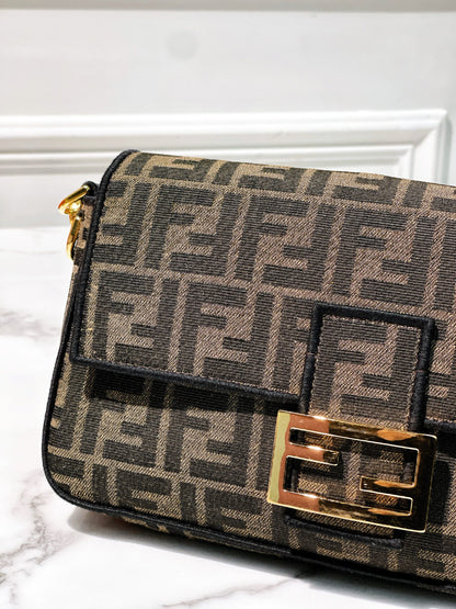 FENDI BAGUETTE