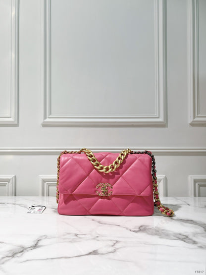 CHANEL 19 BAG