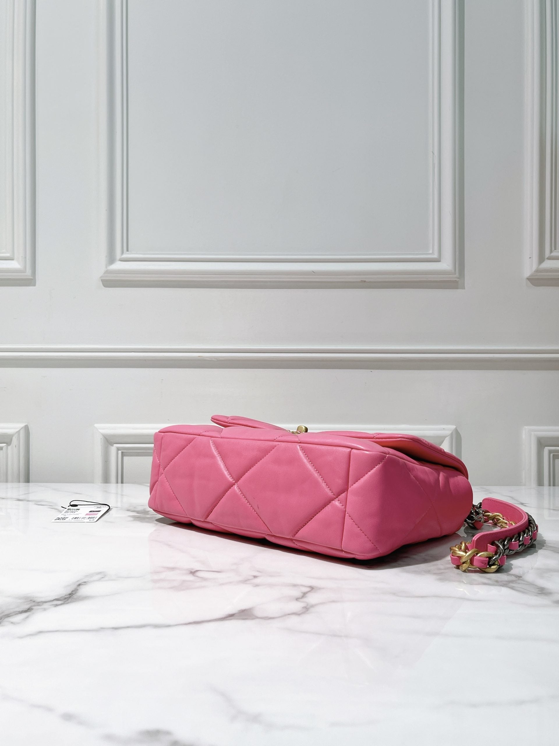 CHANEL 19 BAG