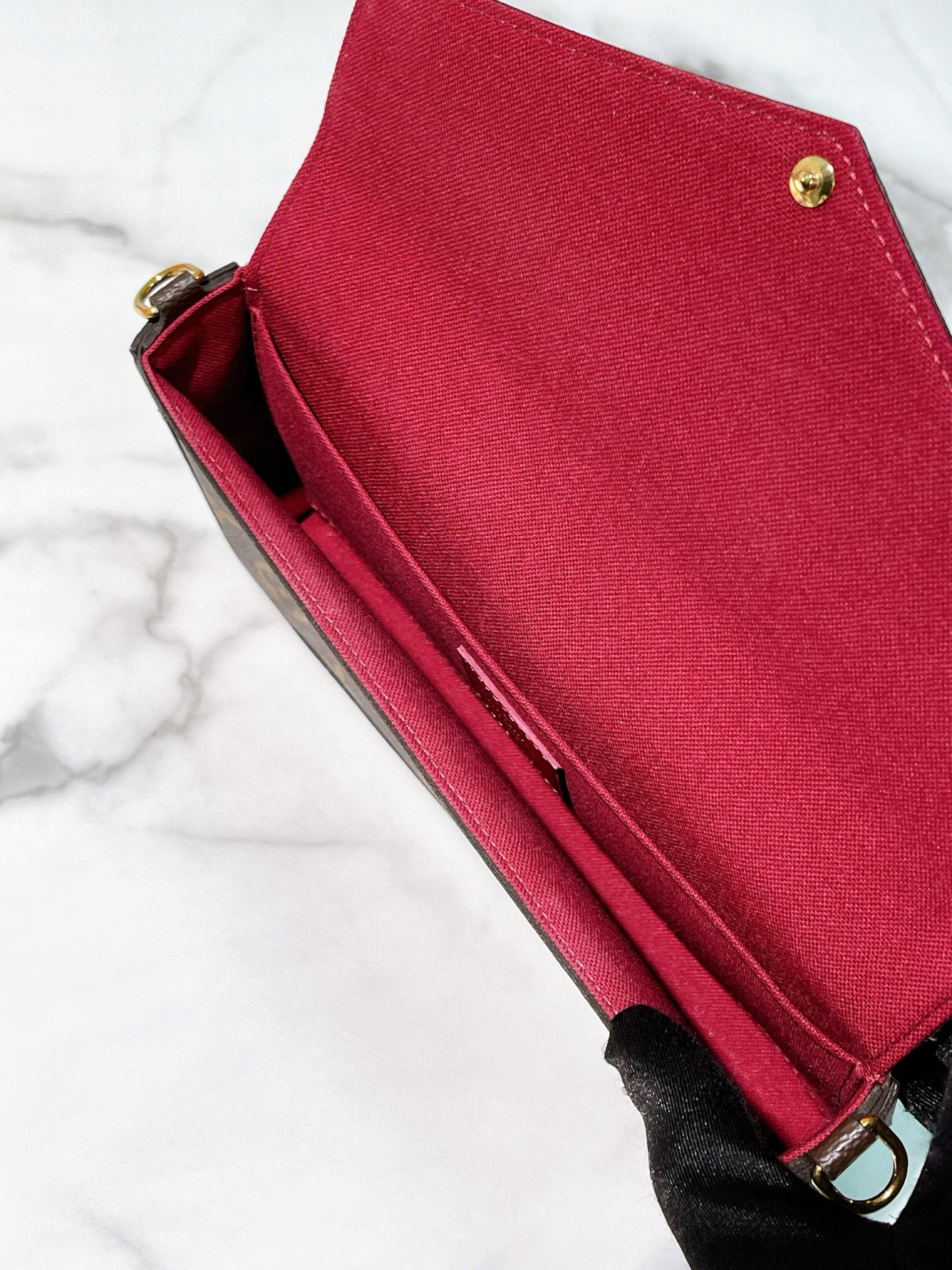 LV FELICIE POCHETTE, No zipped pocket or flat pocket