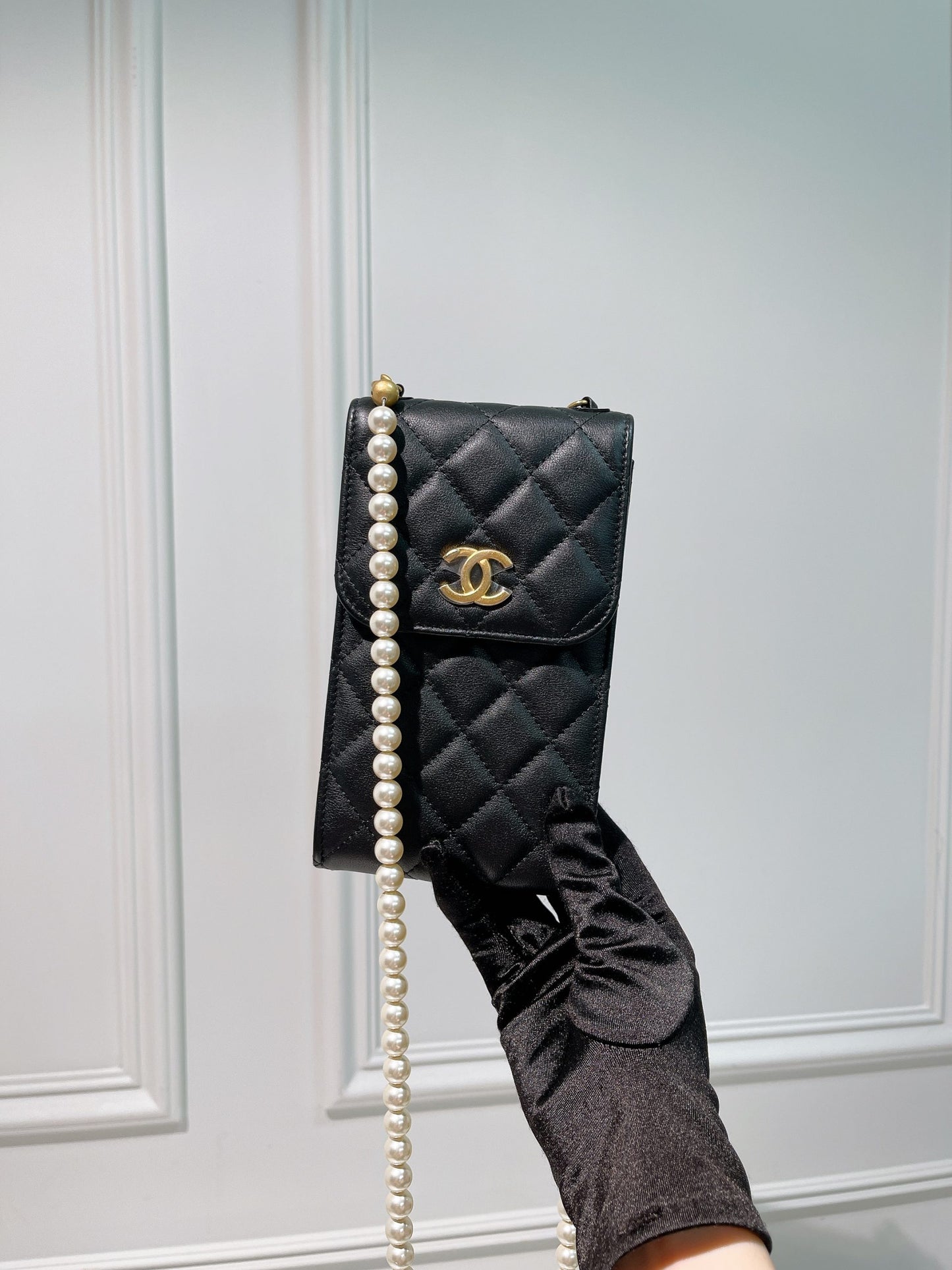 CHANEL 21S PHONE POUCH