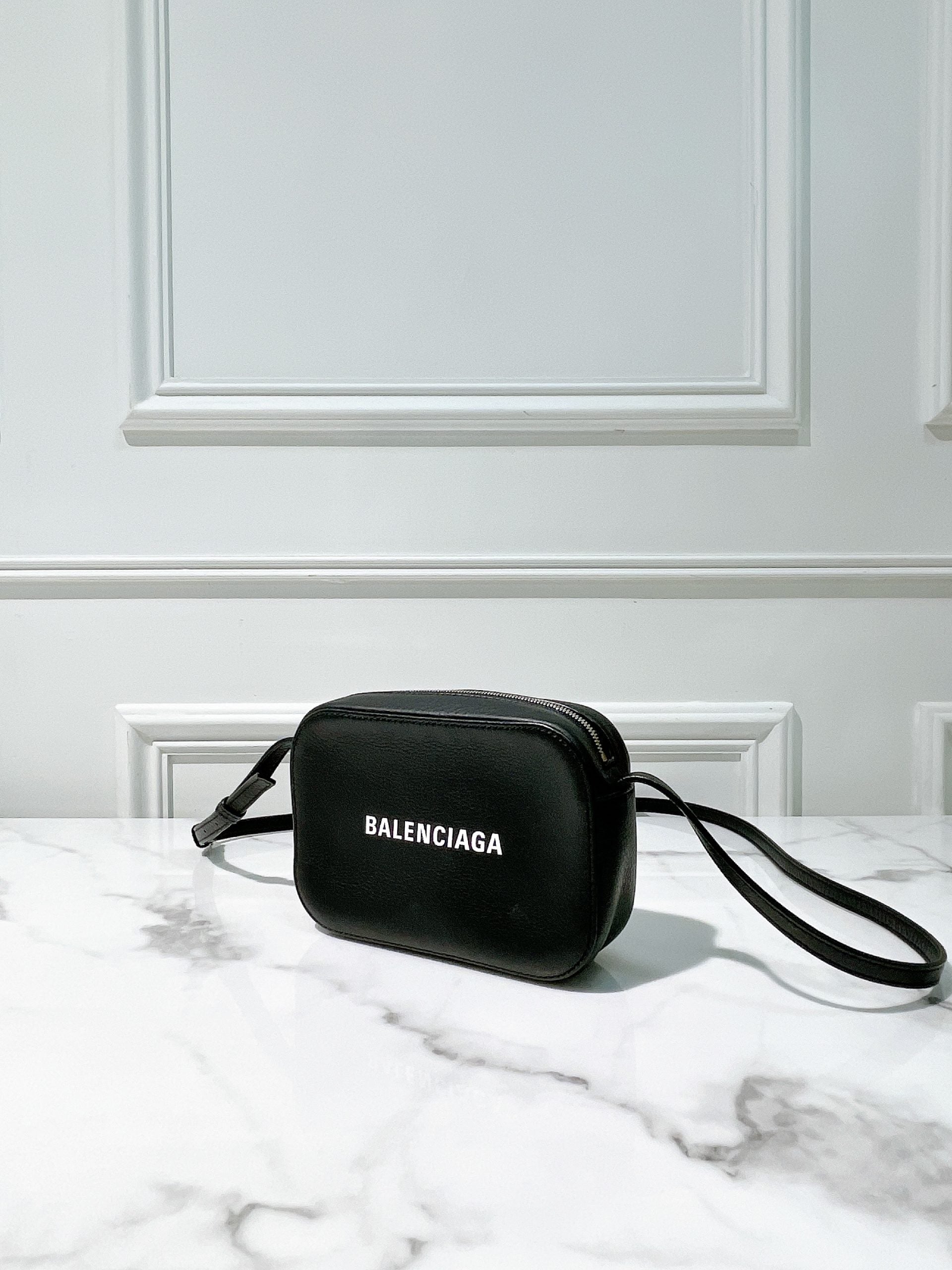 BALENCIAGA CAMERA BAG