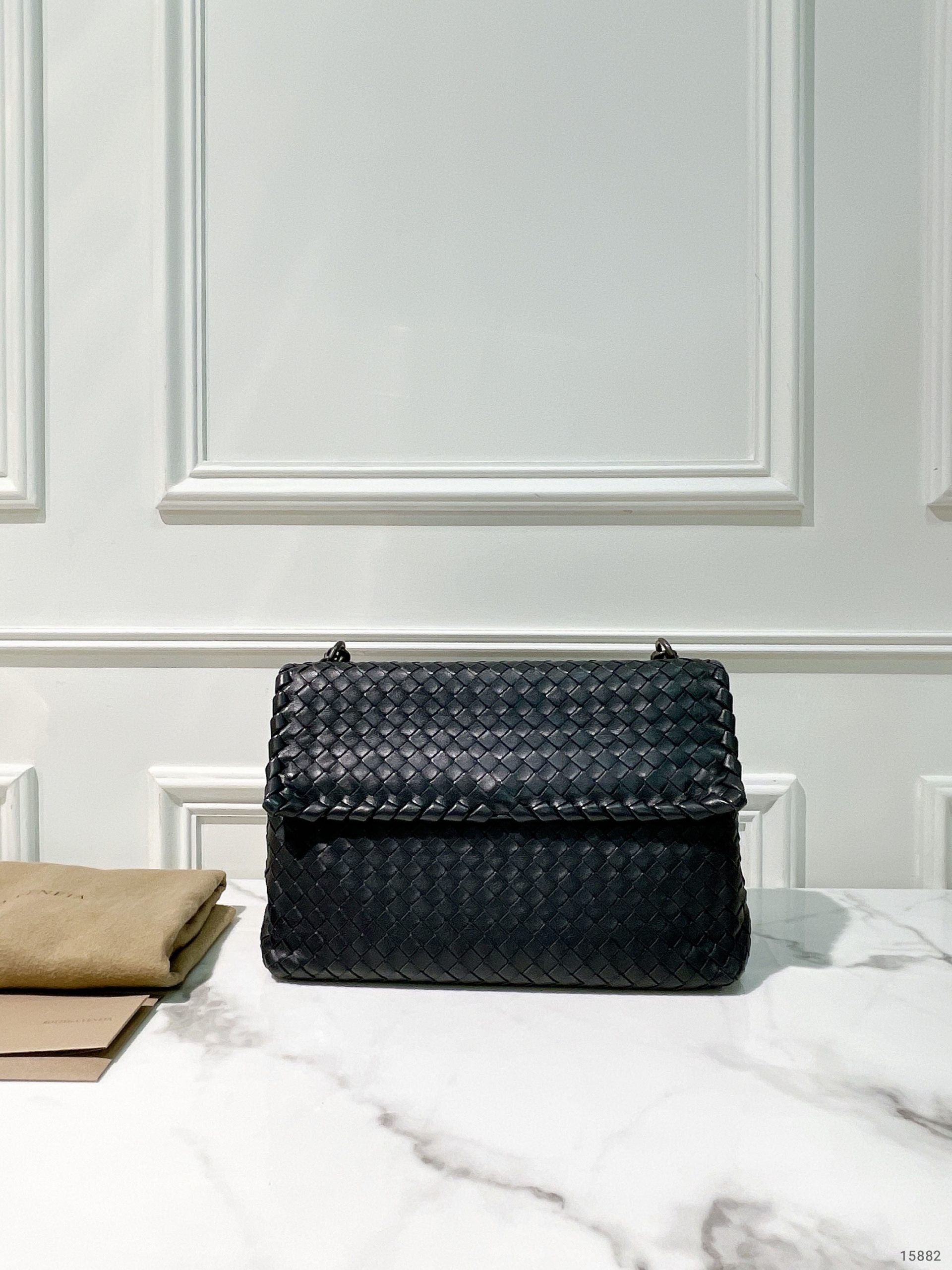 BOTTEGA VENETA SHOULDER BAG