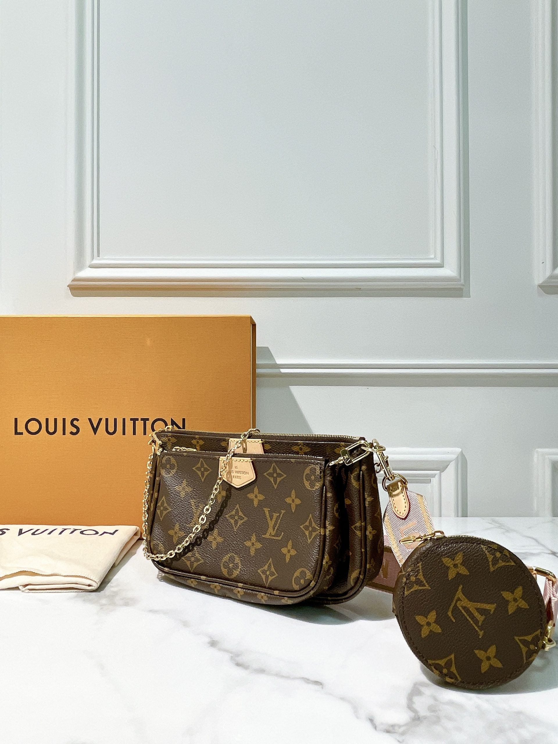LV MULTI POCHETTE ACCESSOIRES