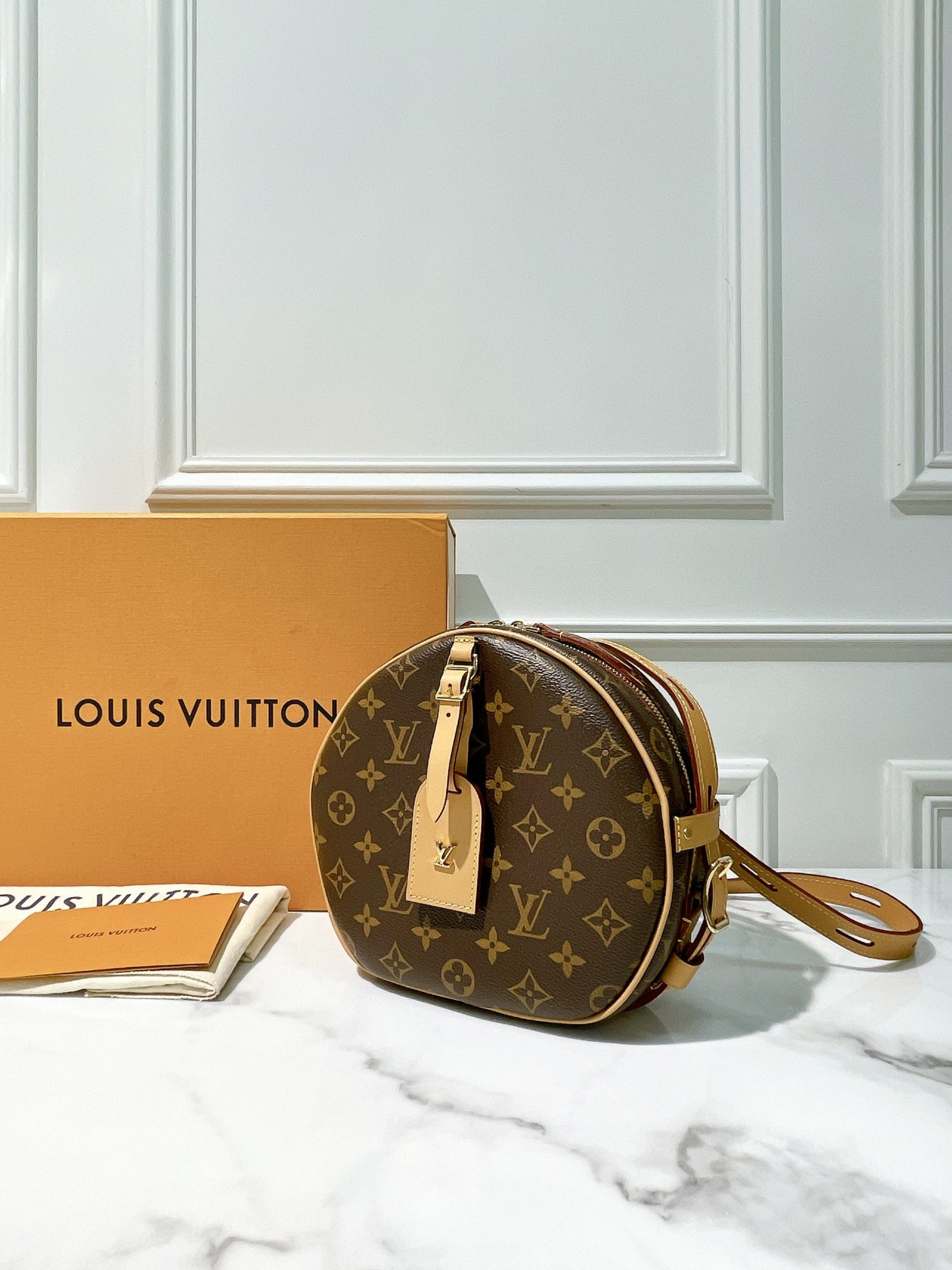 LV BOITE CHAPEAU SOUPLE MM