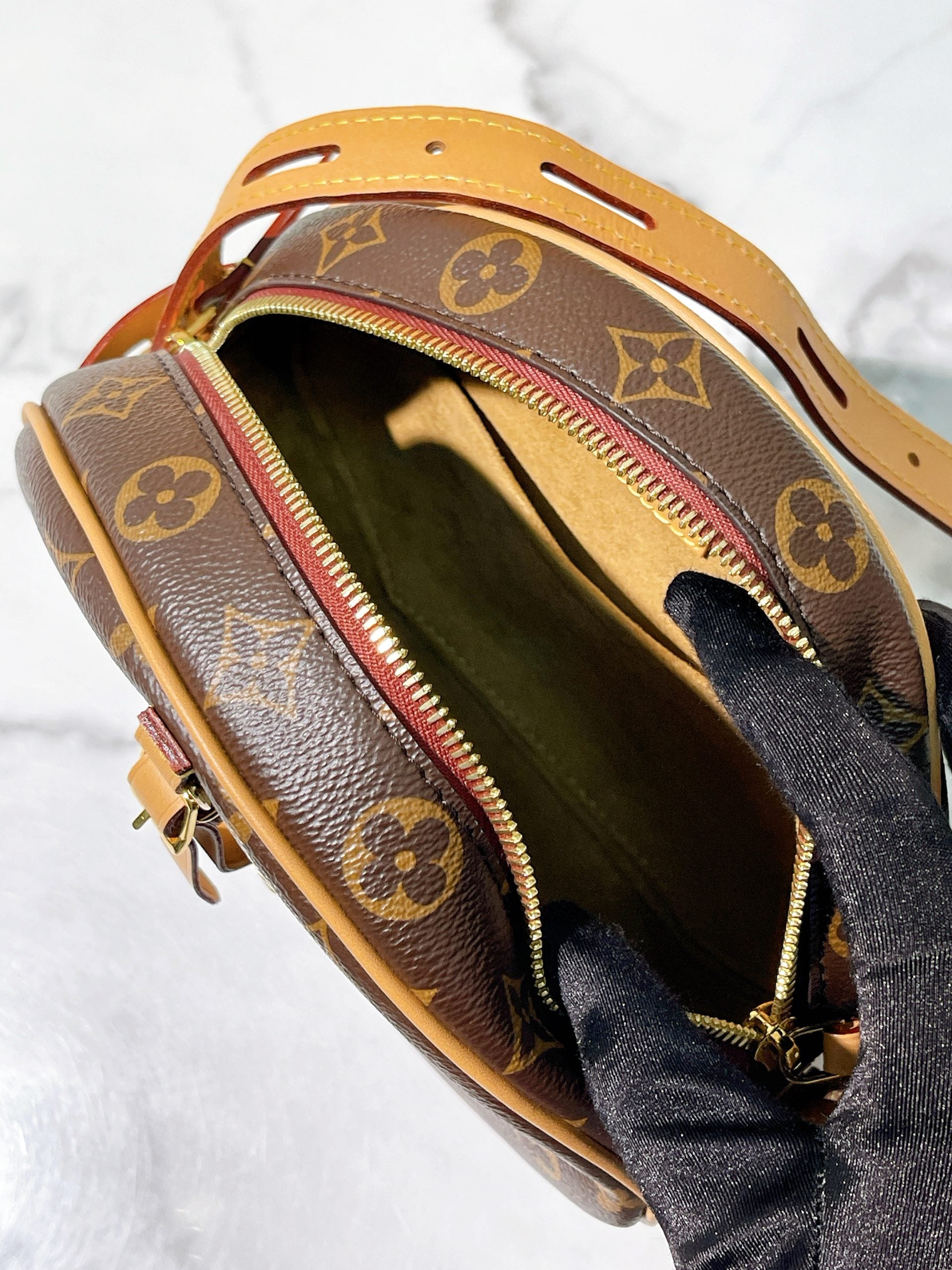 LV BOITE CHAPEAU SOUPLE MM