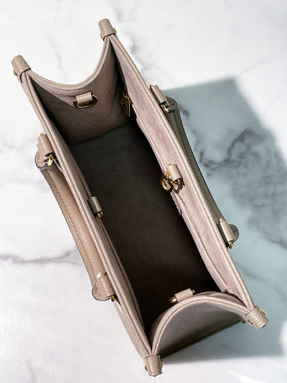 LV ONTHEGO PM, TOURTERELLE/CREAM/GOLD