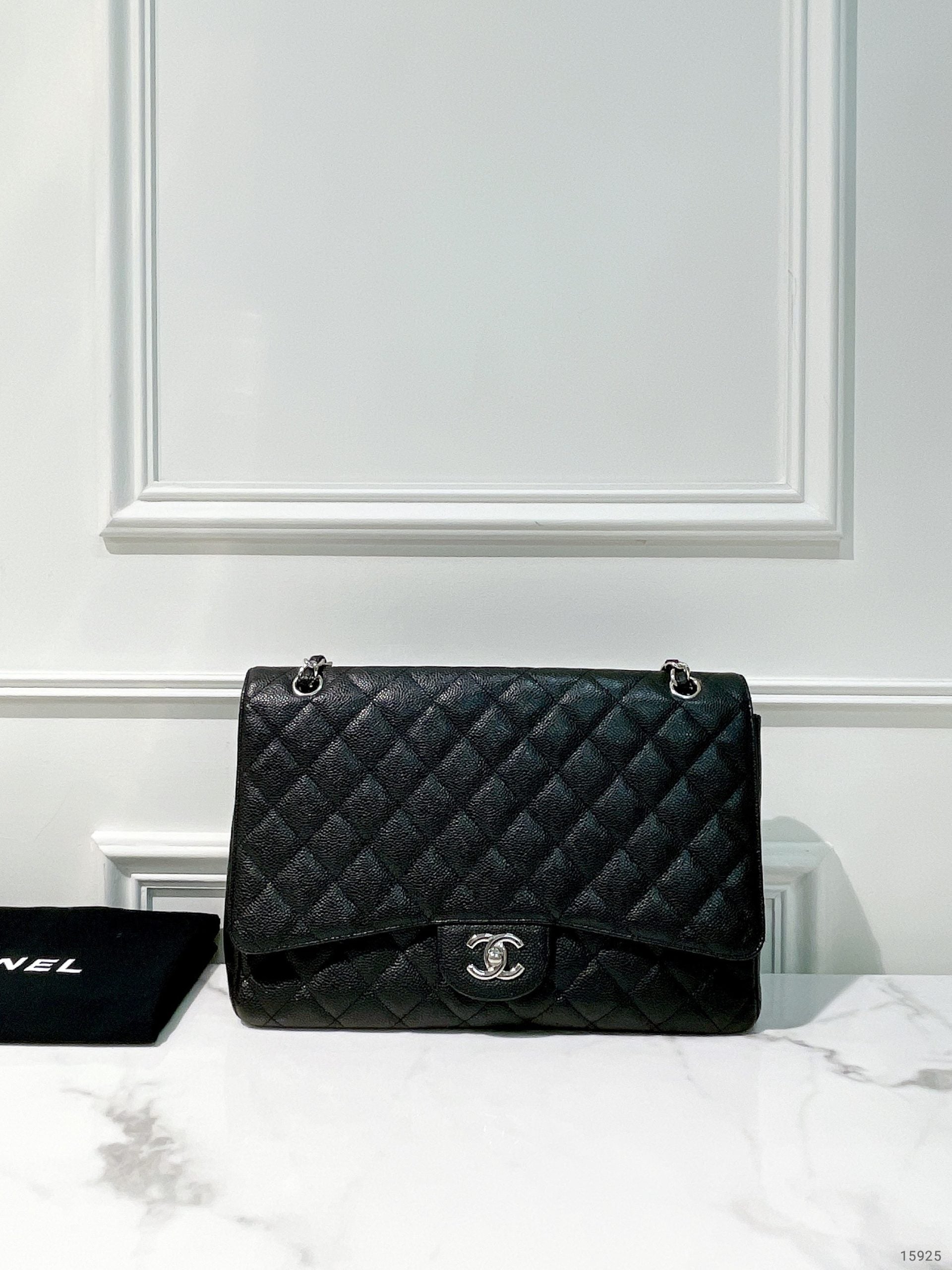 CHANEL CLASSIC FLAP MAXI, BLACK/SILVER
