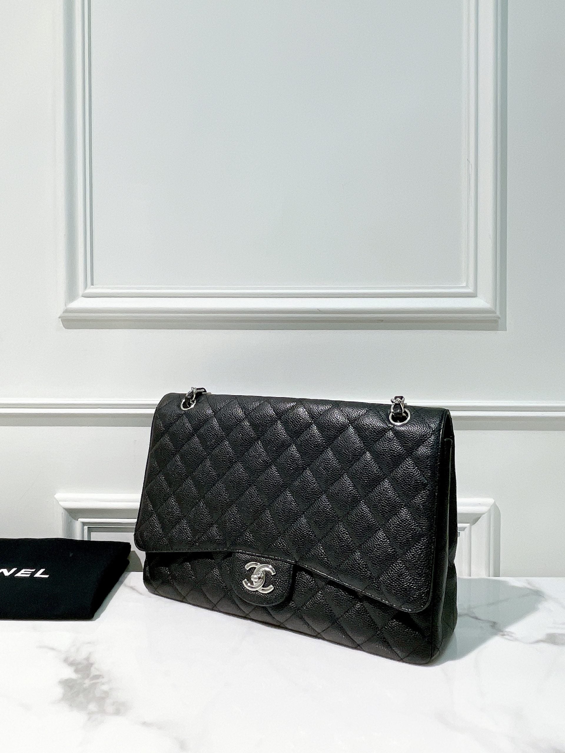 CHANEL CLASSIC FLAP MAXI, BLACK/SILVER