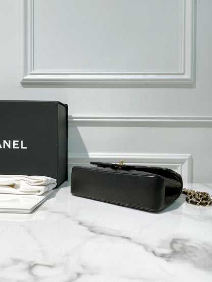 CHANEL CLASSIC FLAP SMALL, BLACK/GOLD