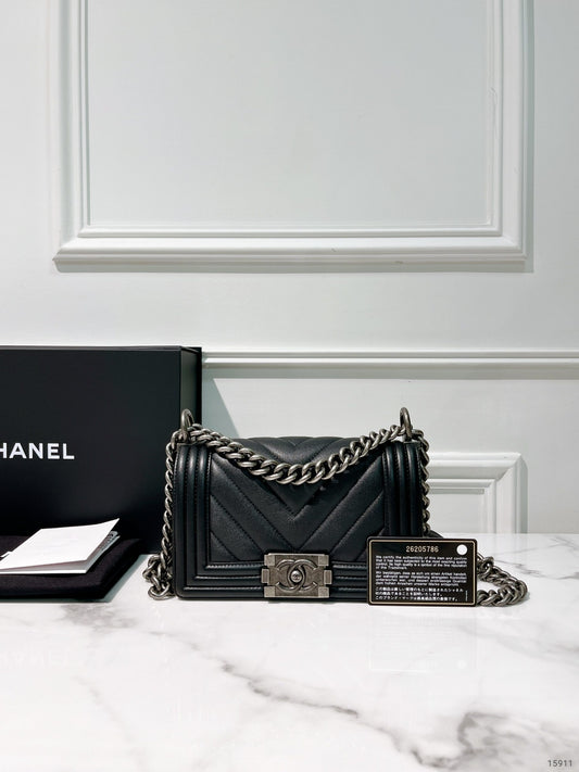 CHANEL LEBOY SMALL, BLACK/SILVER