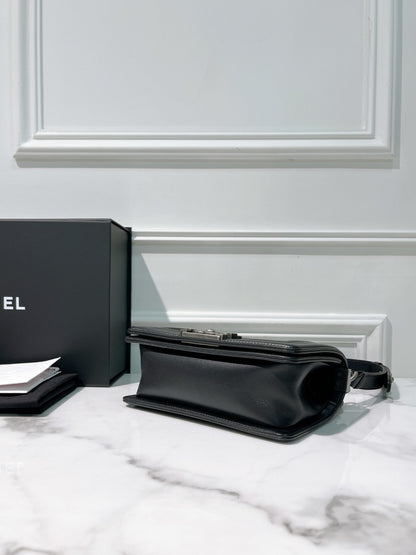 CHANEL LEBOY SMALL, BLACK/SILVER