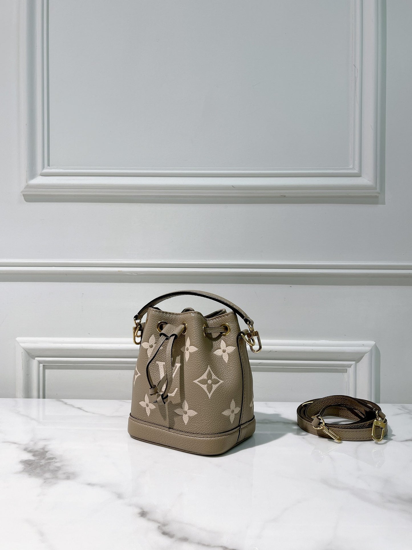 LV NANO NOE, Tourterelle Gray / Cream