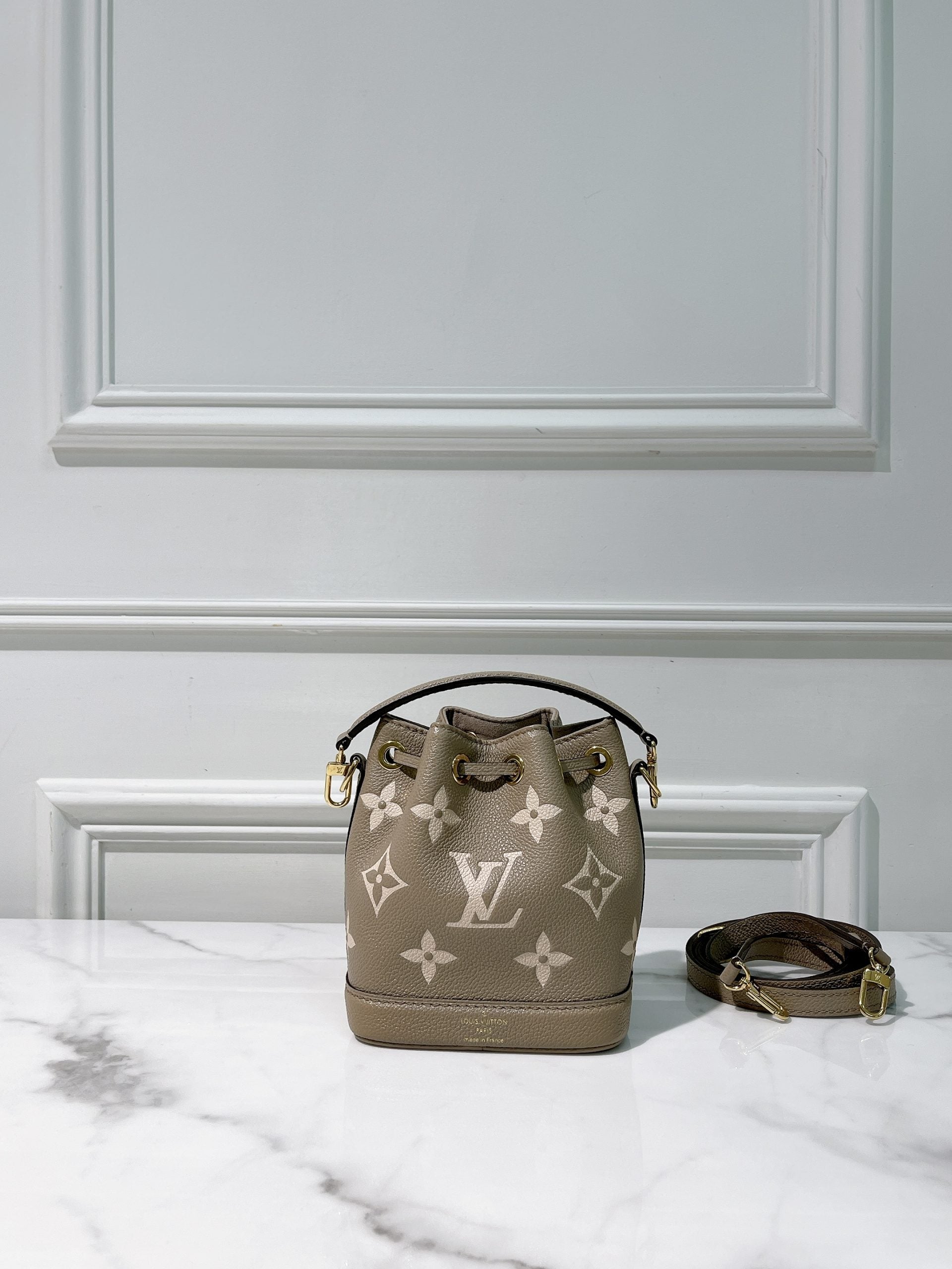 LV NANO NOE, Tourterelle Gray / Cream