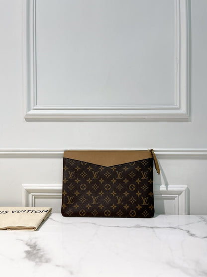 LV DAILY POUCH, Monogram