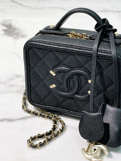 CHANEL SMALL VANITY CASE, Black/Gold