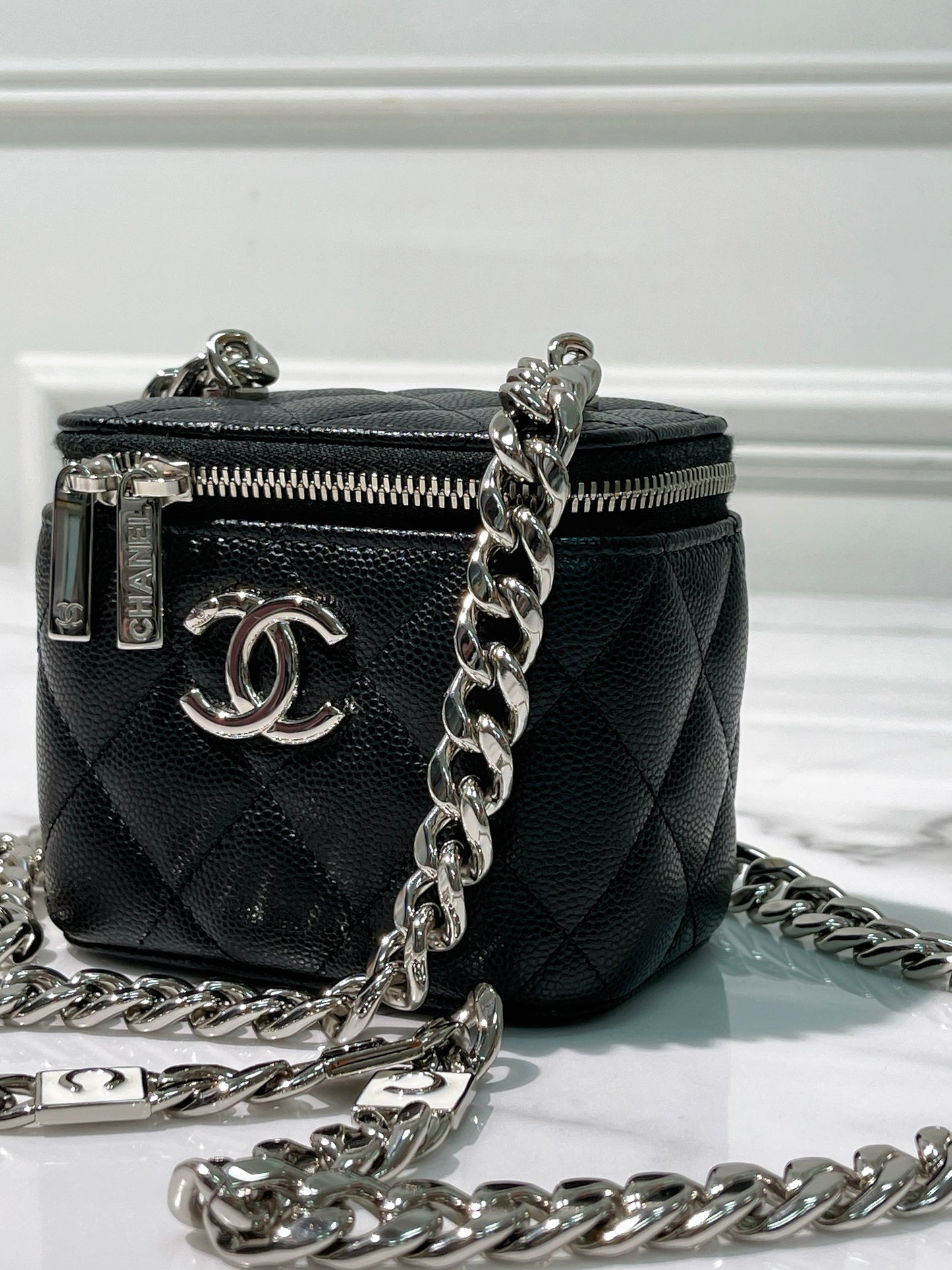 CHANEL 22S VANITY CASE, Black/Silver