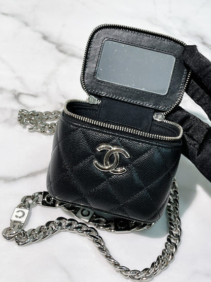 CHANEL 22S VANITY CASE, Black/Silver