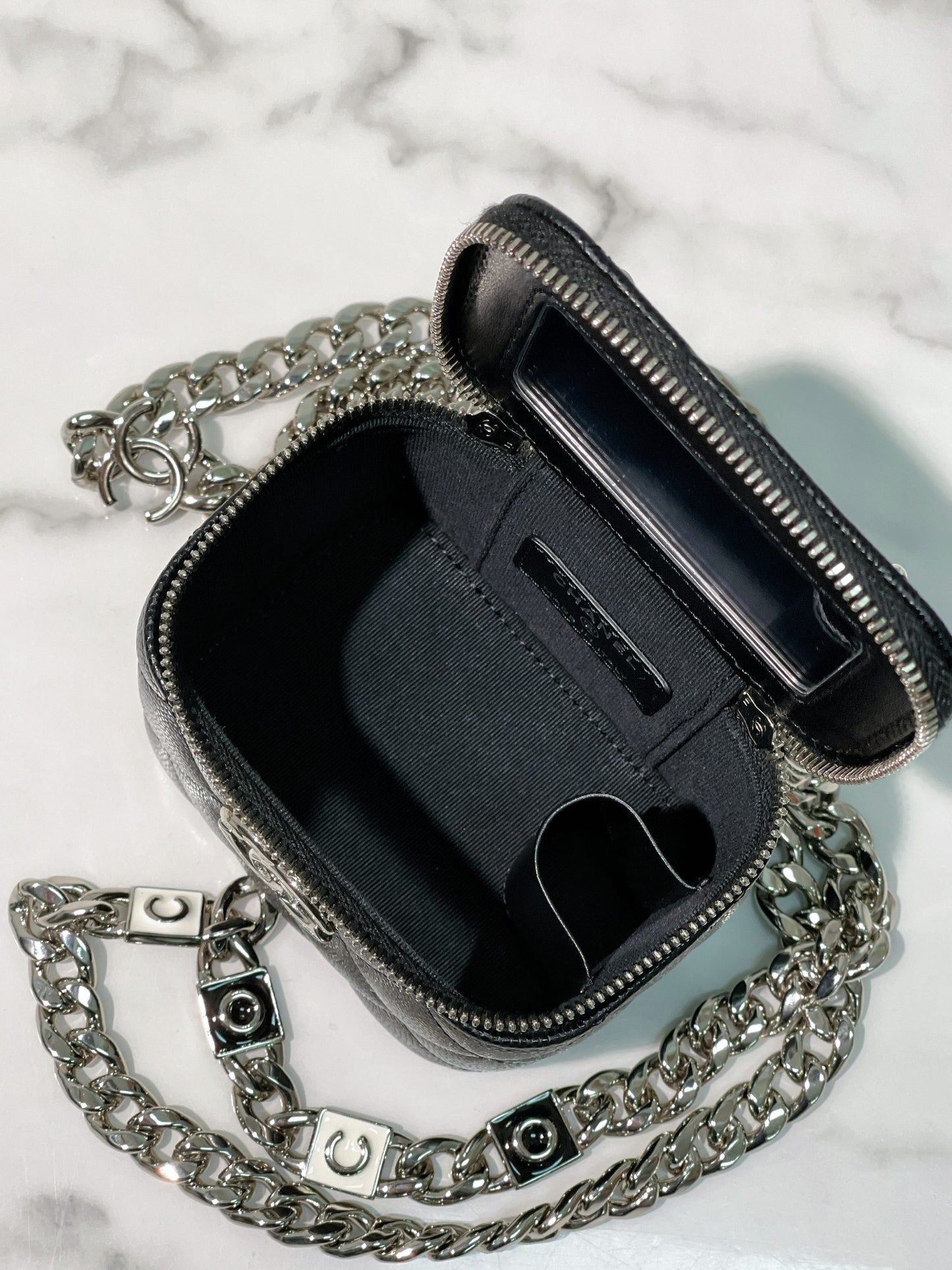 CHANEL 22S VANITY CASE, Black/Silver