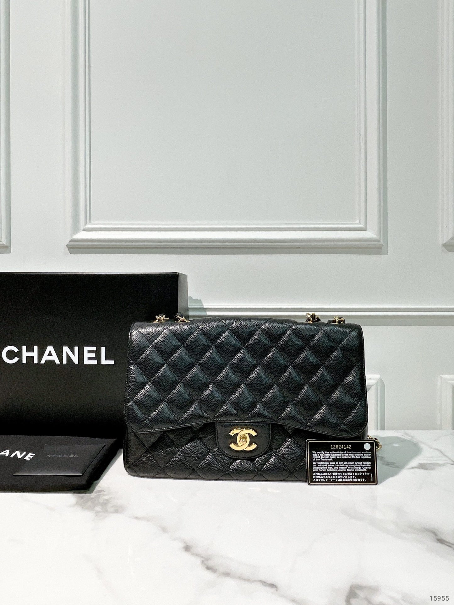 CHANEL SINGLE FLAP JUMBO, Black/Gold