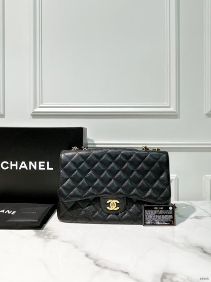 CHANEL SINGLE FLAP JUMBO, Black/Gold