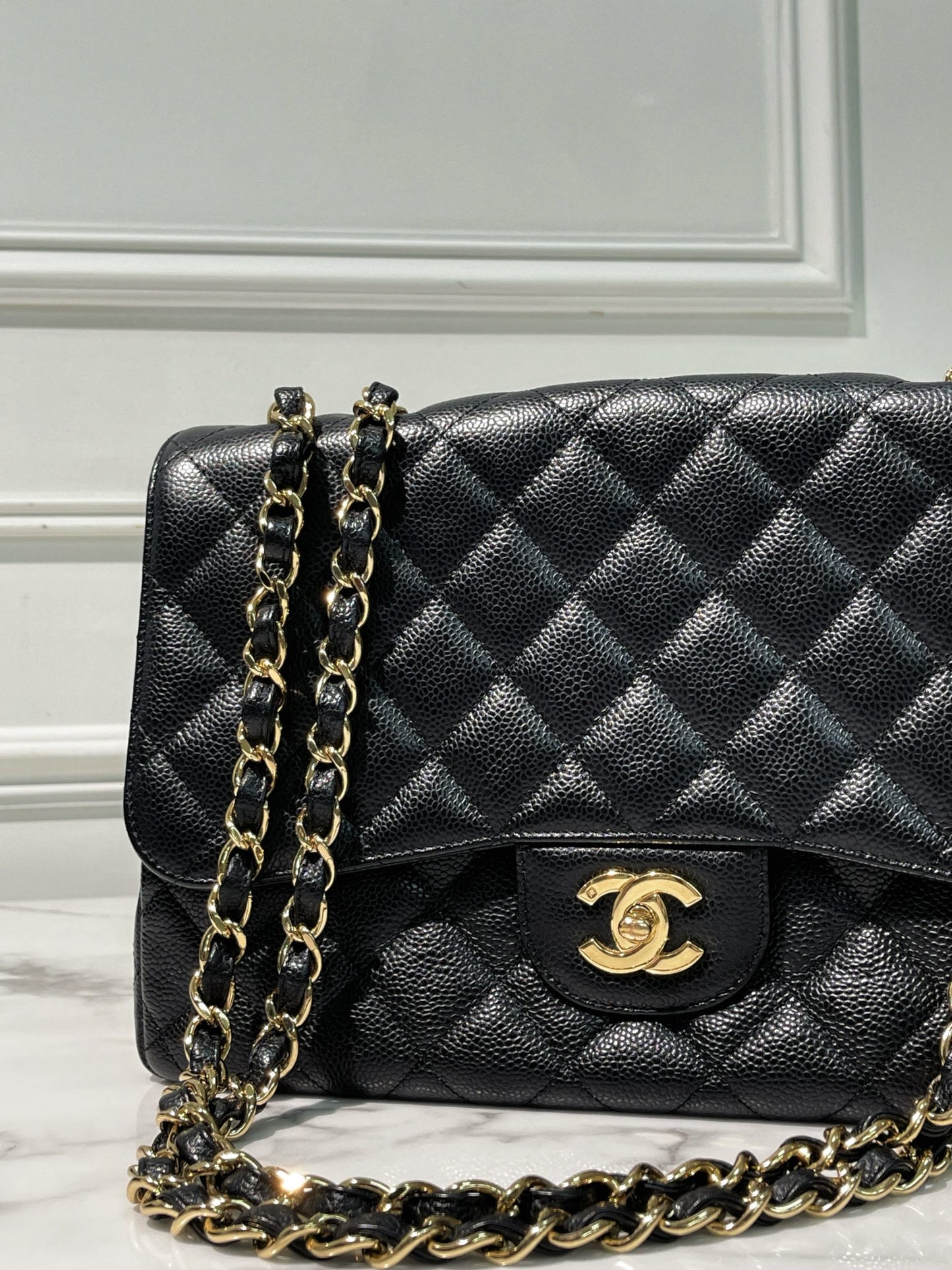 CHANEL SINGLE FLAP JUMBO, Black/Gold