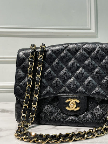 CHANEL SINGLE FLAP JUMBO, Black/Gold
