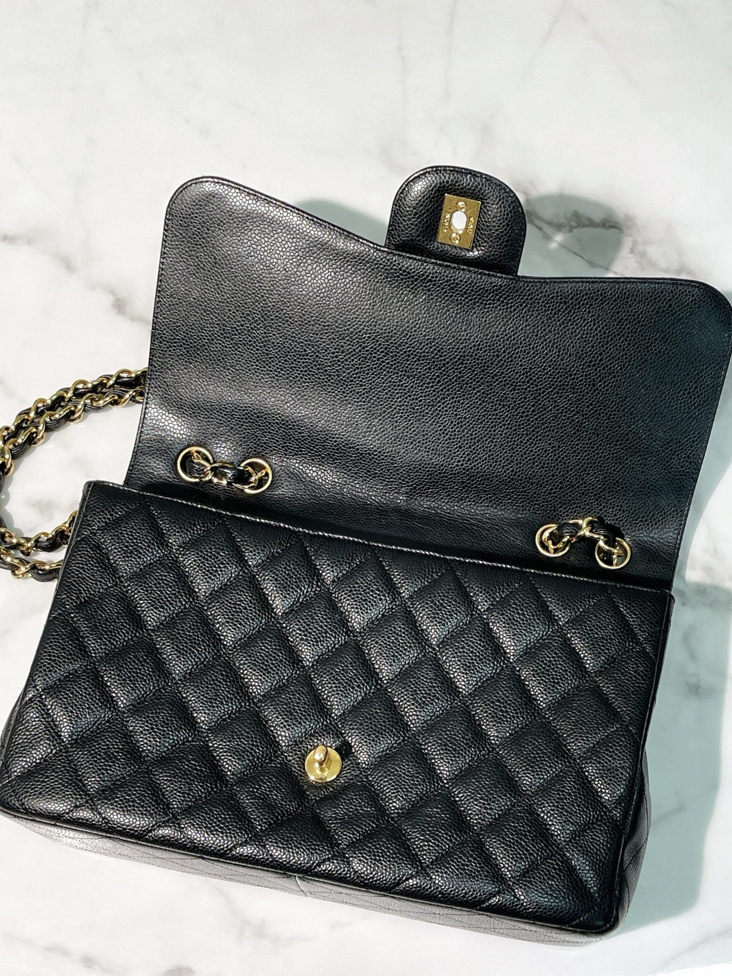 CHANEL SINGLE FLAP JUMBO, Black/Gold