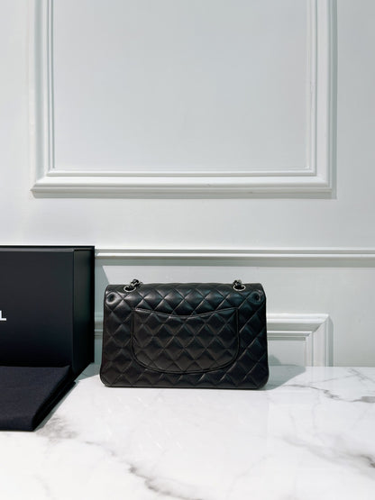 CHANEL CLASSIC FLAP, Black/Silver