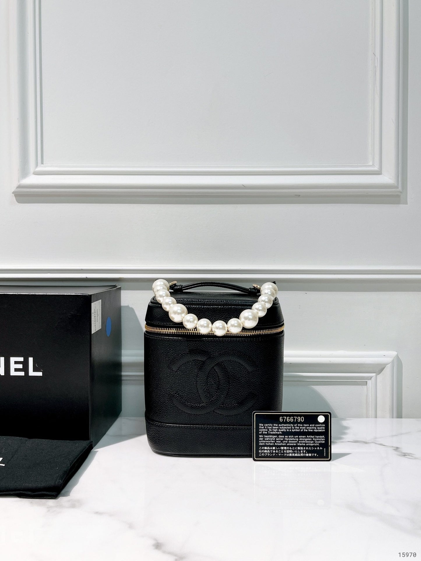 CHANEL VINTAGE CASE, Black/Gold