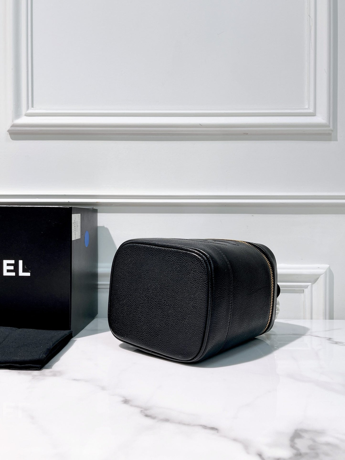 CHANEL VINTAGE CASE, Black/Gold