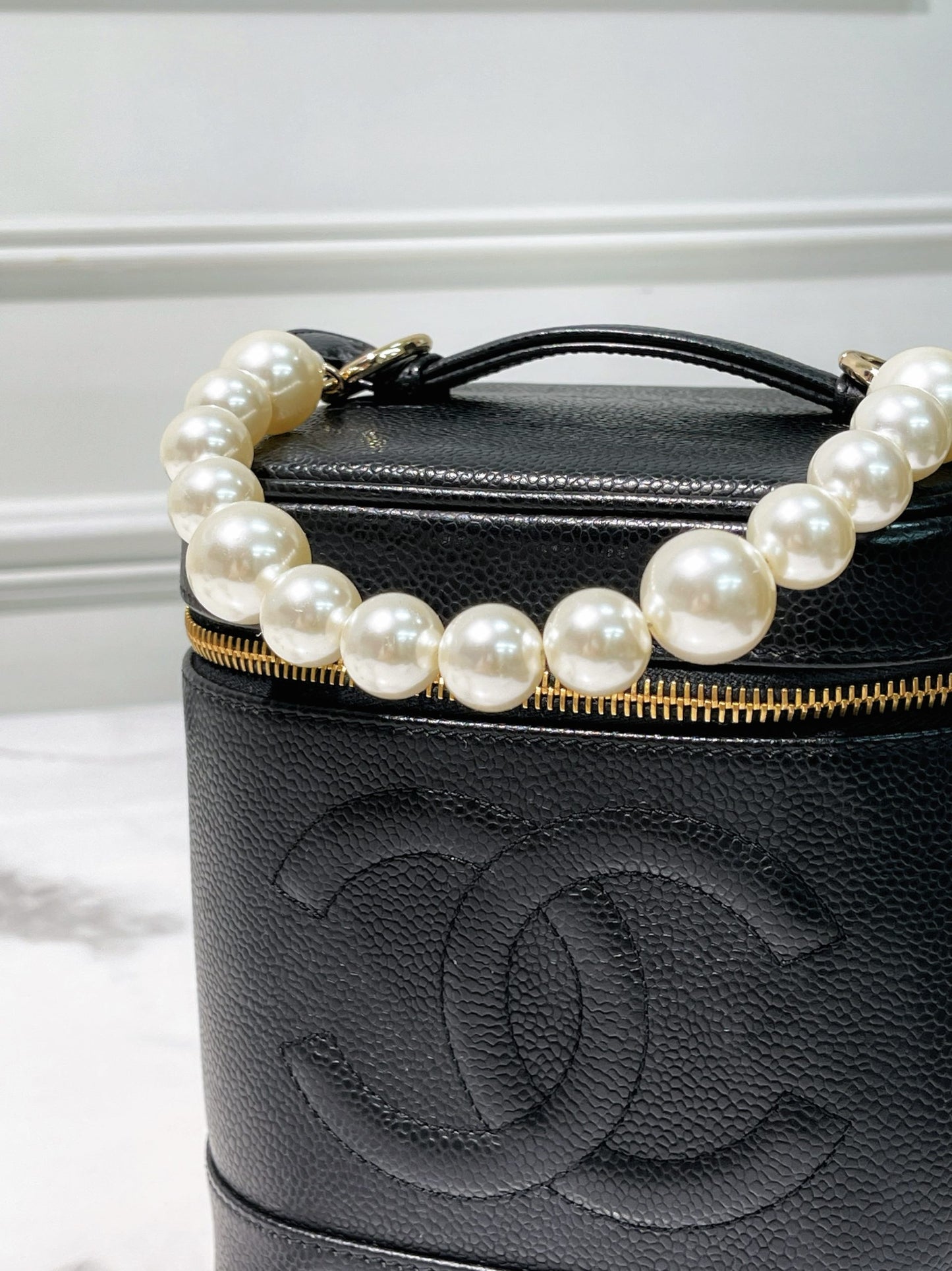CHANEL VINTAGE CASE, Black/Gold