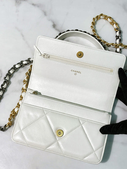 CHANEL 19 WOC, White/Gold