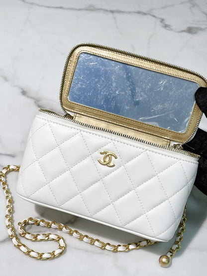 CHANEL VANITY CASE, White/Gold