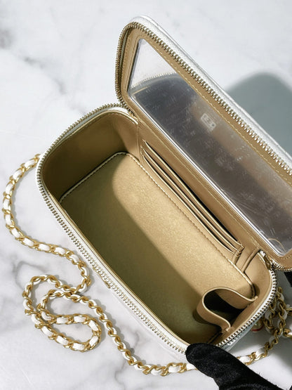 CHANEL VANITY CASE, White/Gold