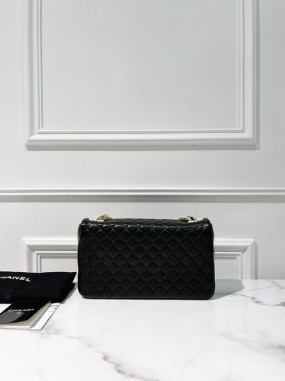 CHANEL WESTMINSTER FLAP, Black/Gold