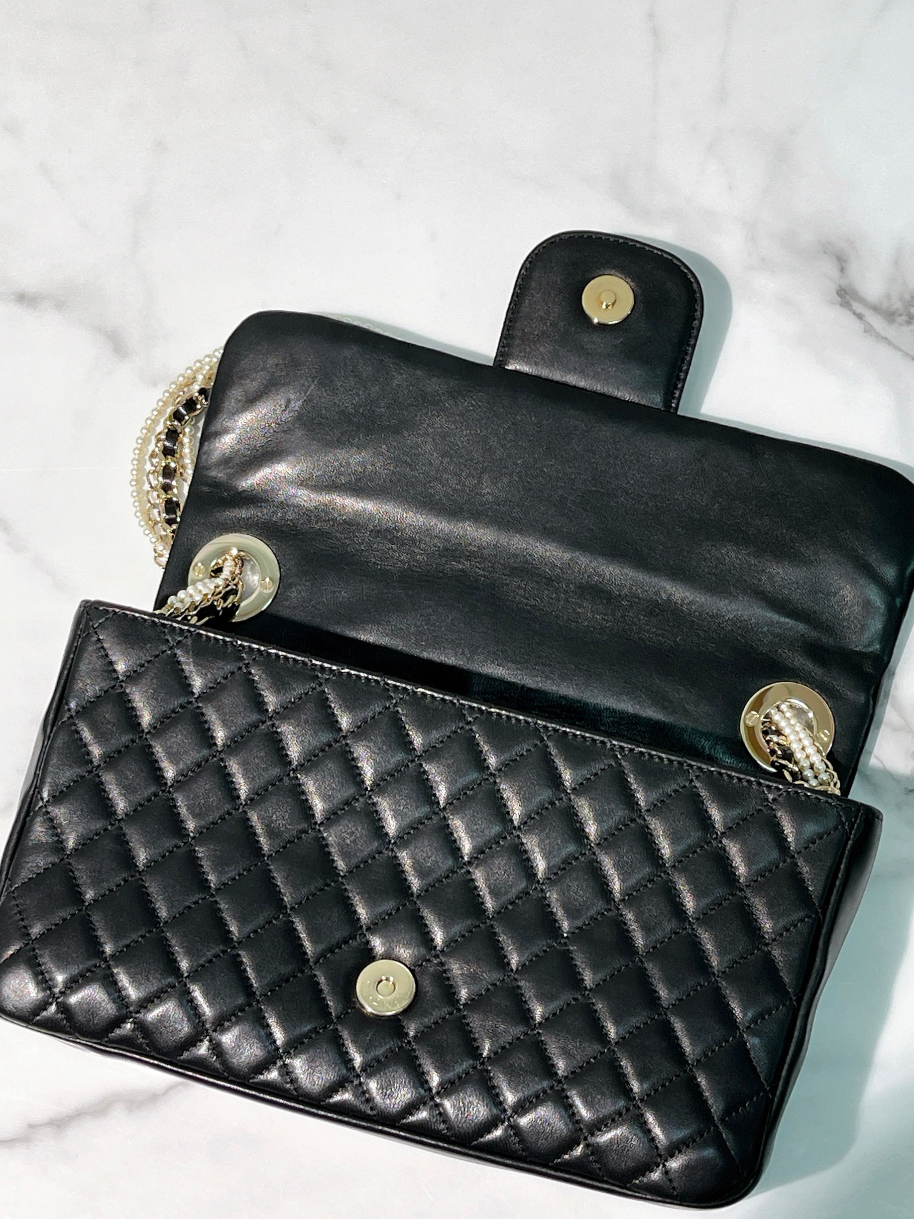 CHANEL WESTMINSTER FLAP, Black/Gold