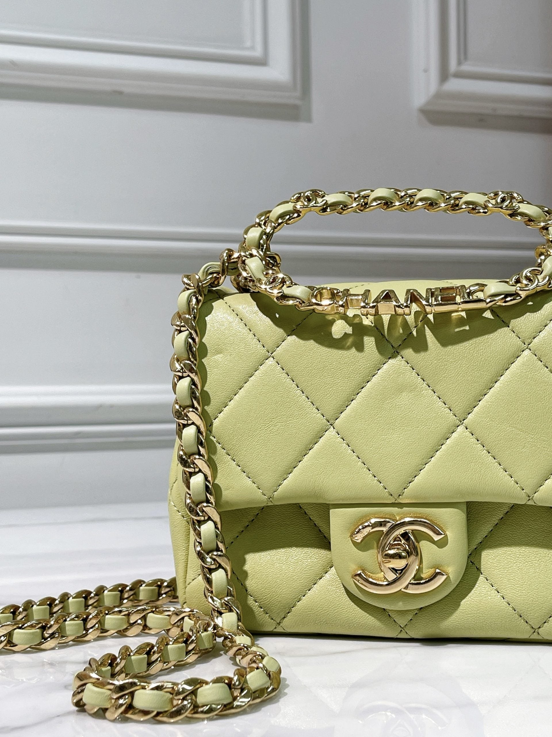 CHANEL 23C MINI SQUARE FLAP, Green/Gold