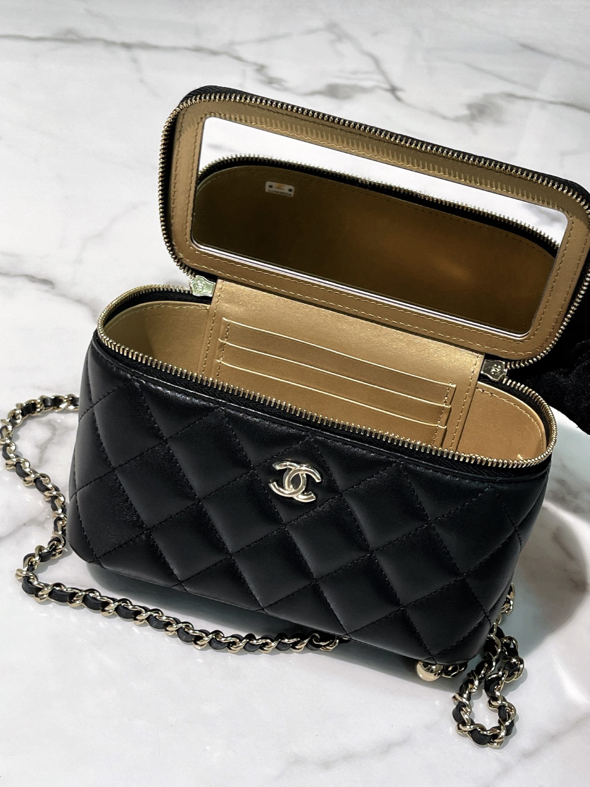CHANEL 23C VANITY CASE, Black/Gold