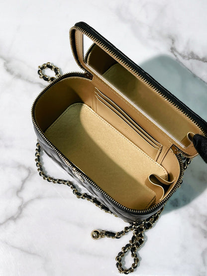 CHANEL 23C VANITY CASE, Black/Gold
