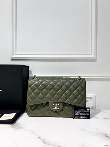 CHANEL JUMBO CLASSIC FLAP, Green/Silver