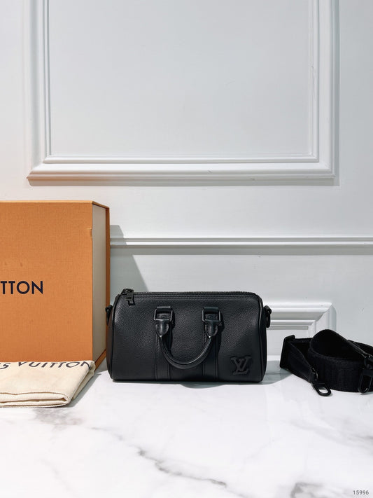 LV KEEPALL XS, So Black