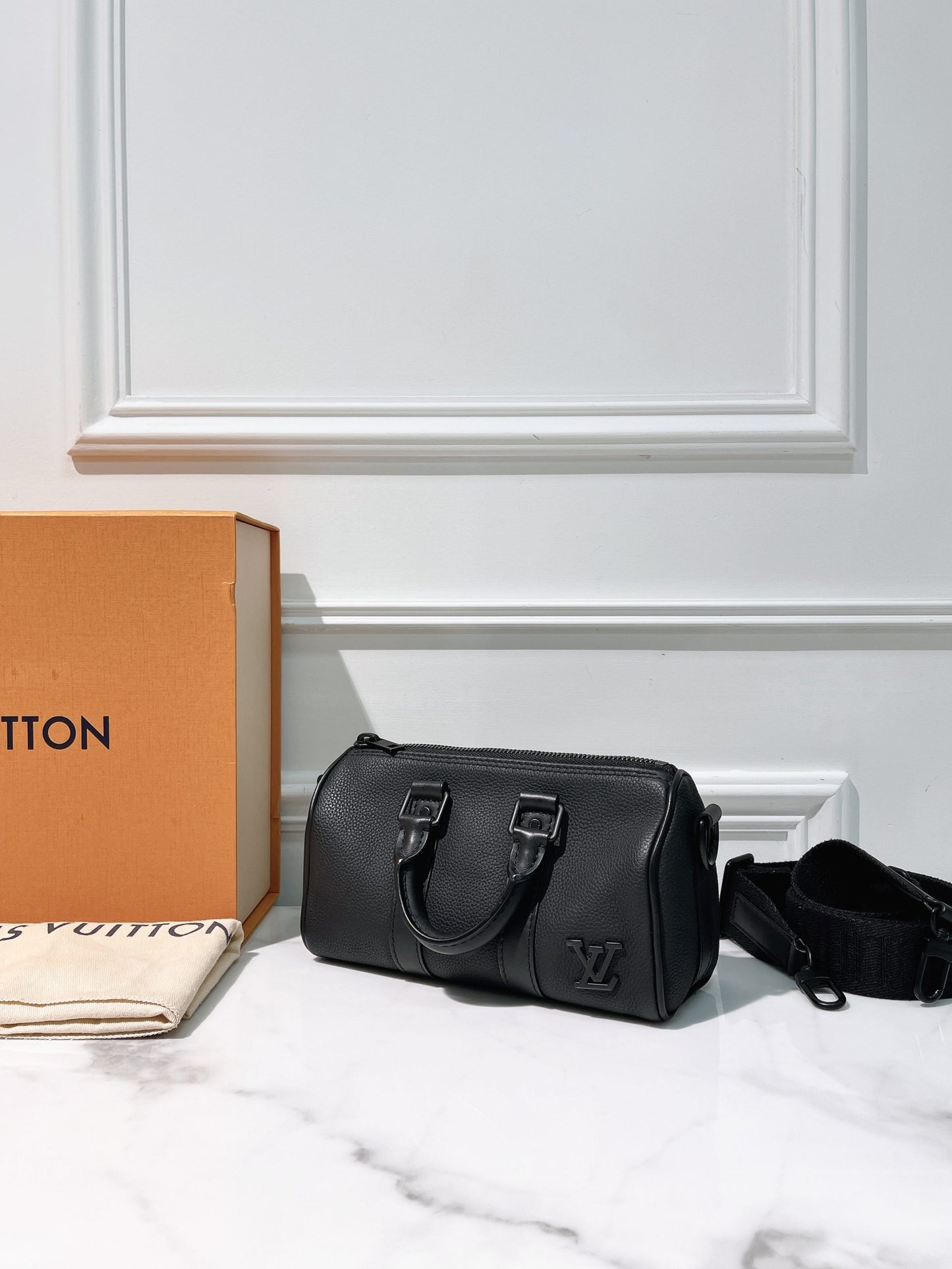 LV KEEPALL XS, So Black