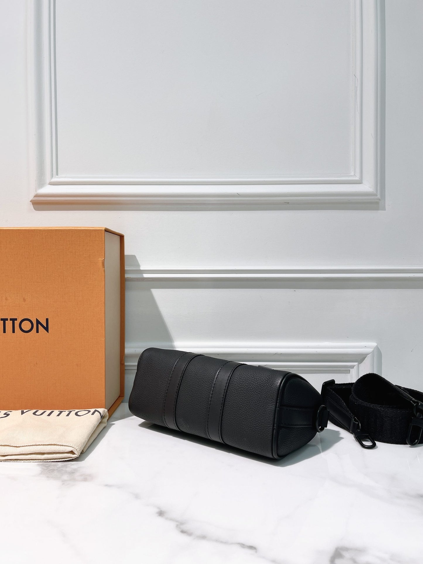 LV KEEPALL XS, So Black