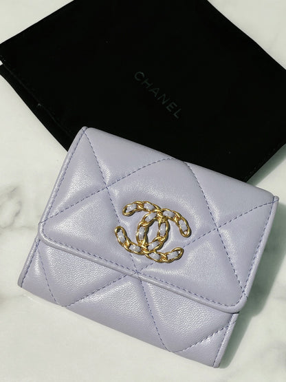 CHANEL 19 CARD HOLDER, Purple/Gold