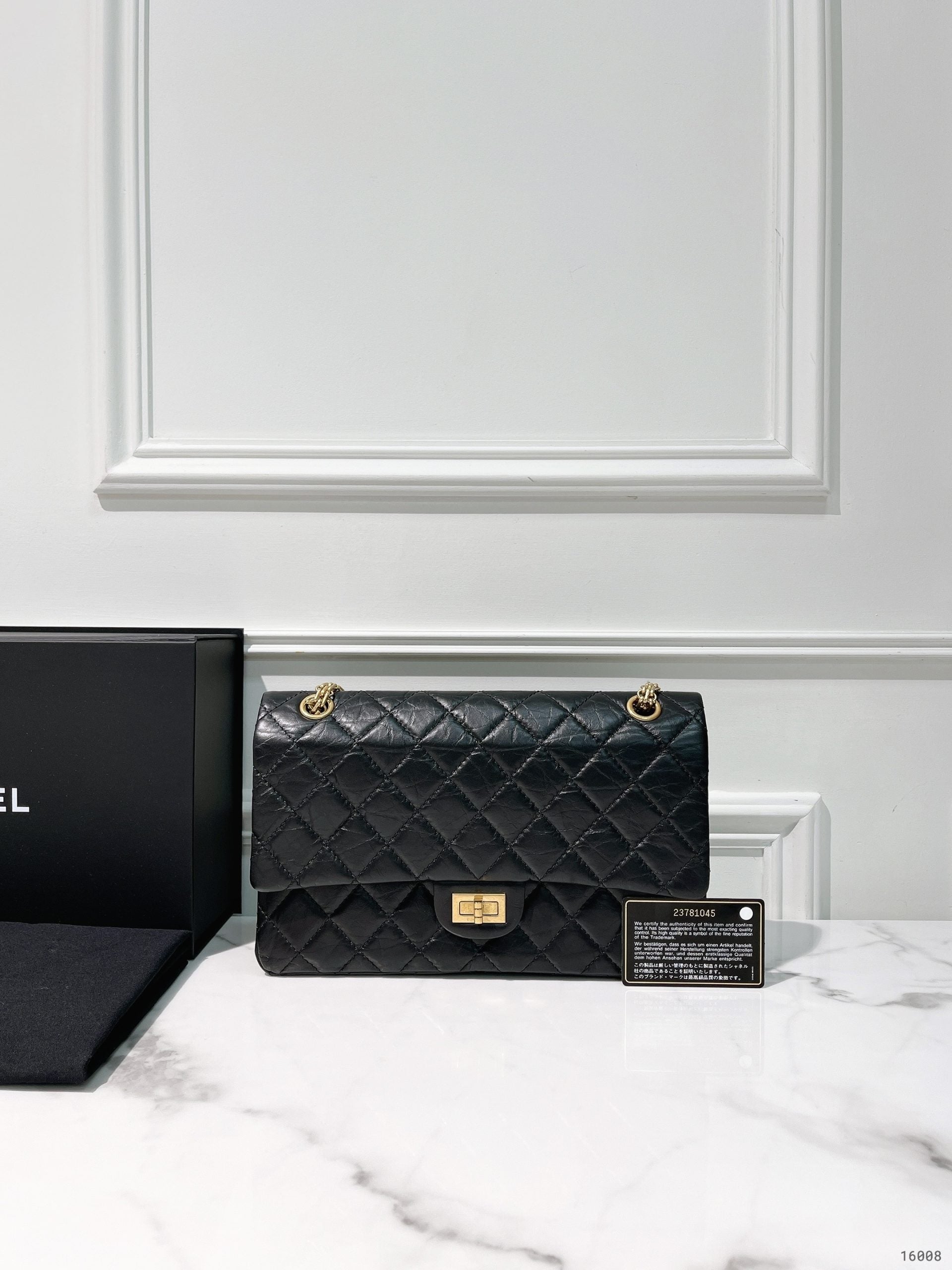 CHANEL 2.55 LARGE, Black/Gold